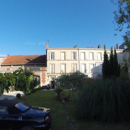 Chambres D'Hotes La Rive Mortagne-sur-Gironde Экстерьер фото