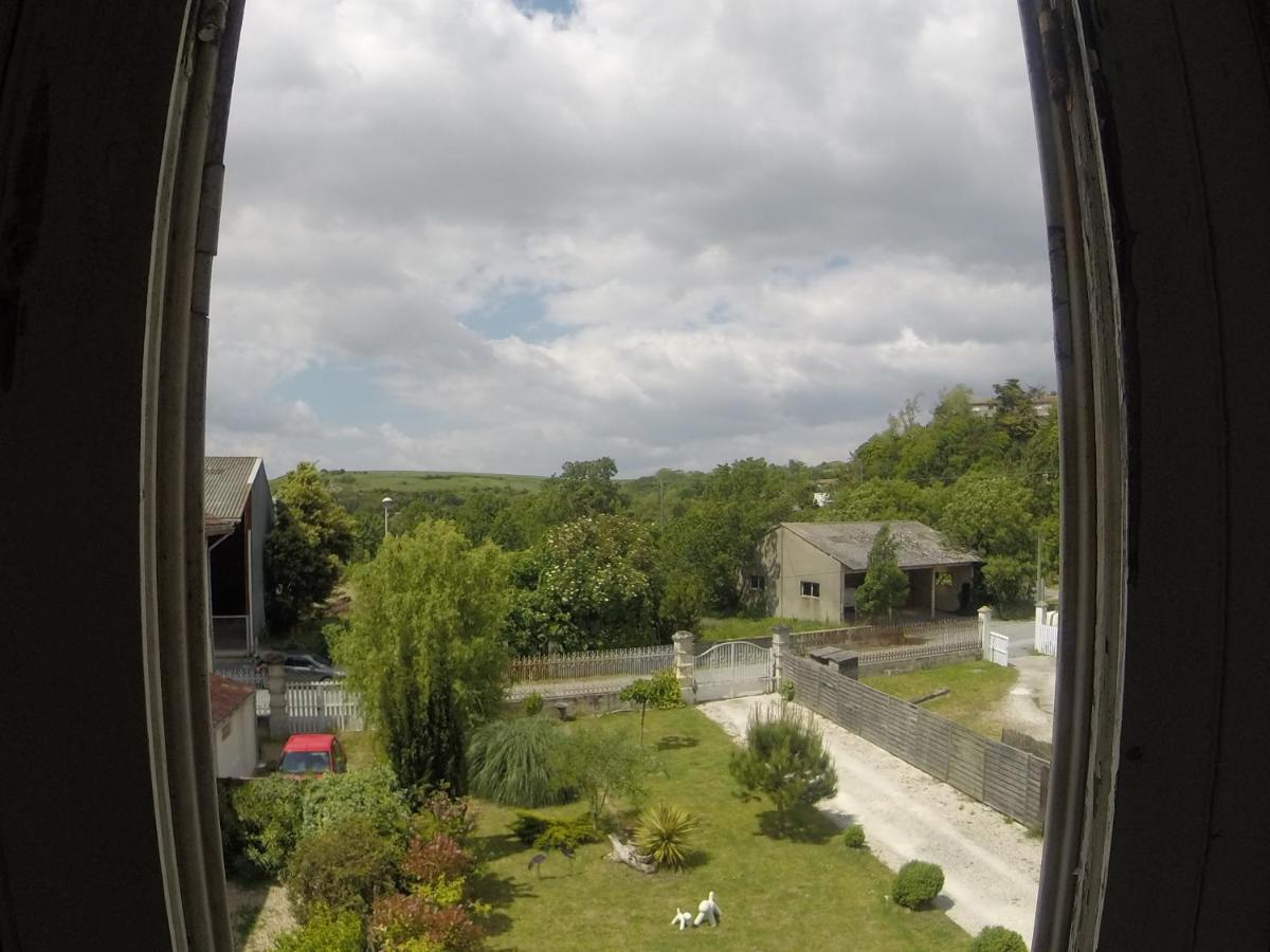 Chambres D'Hotes La Rive Mortagne-sur-Gironde Номер фото
